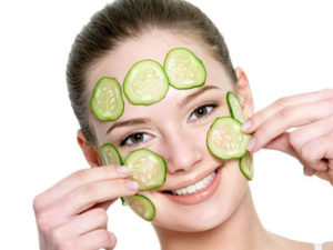 Trị Thâm Quầng Mắt Bằng Dưa Chuột